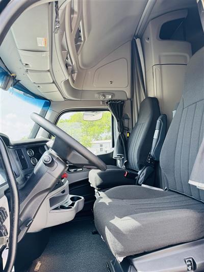 2023 Peterbilt 579