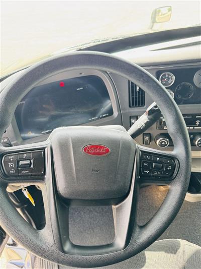 2023 Peterbilt 579