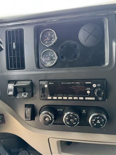 2023 Peterbilt 579