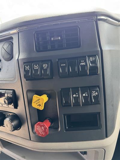 2023 Peterbilt 579