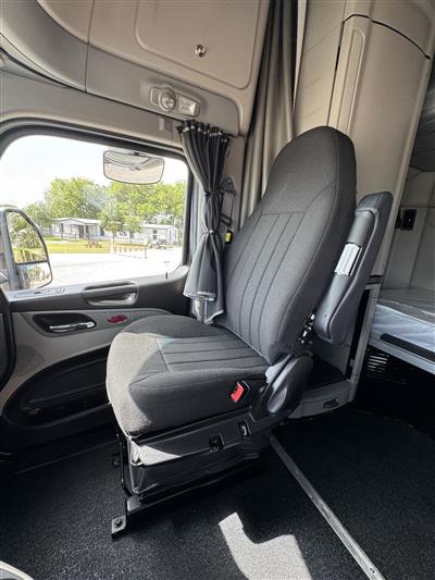 2023 Peterbilt 579