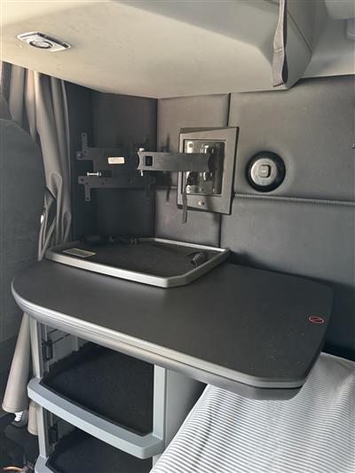2023 Kenworth T680