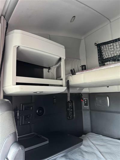 2023 Kenworth T680