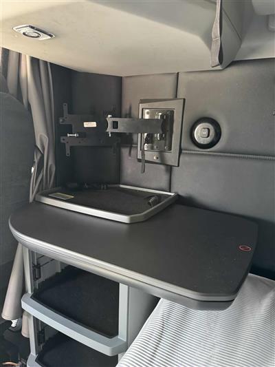 2023 Kenworth T680
