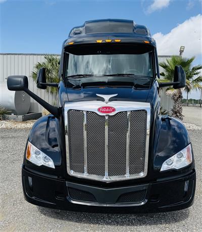 2023 Peterbilt 579