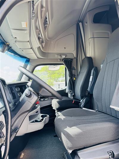2023 Peterbilt 579