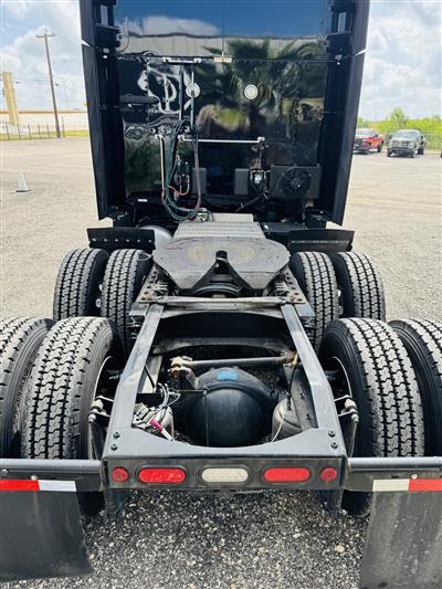 2023 Peterbilt 579