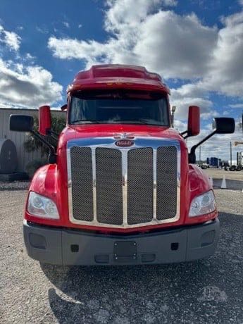 2022 Peterbilt 579
