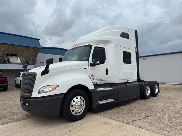 2021 International LT625