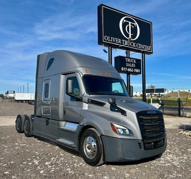 2022 Freightliner Cascadia 126