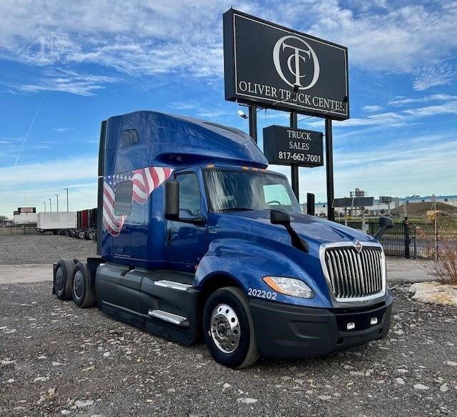 2022 International LT625