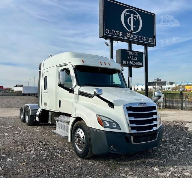 2020 Freightliner Cascadia 126