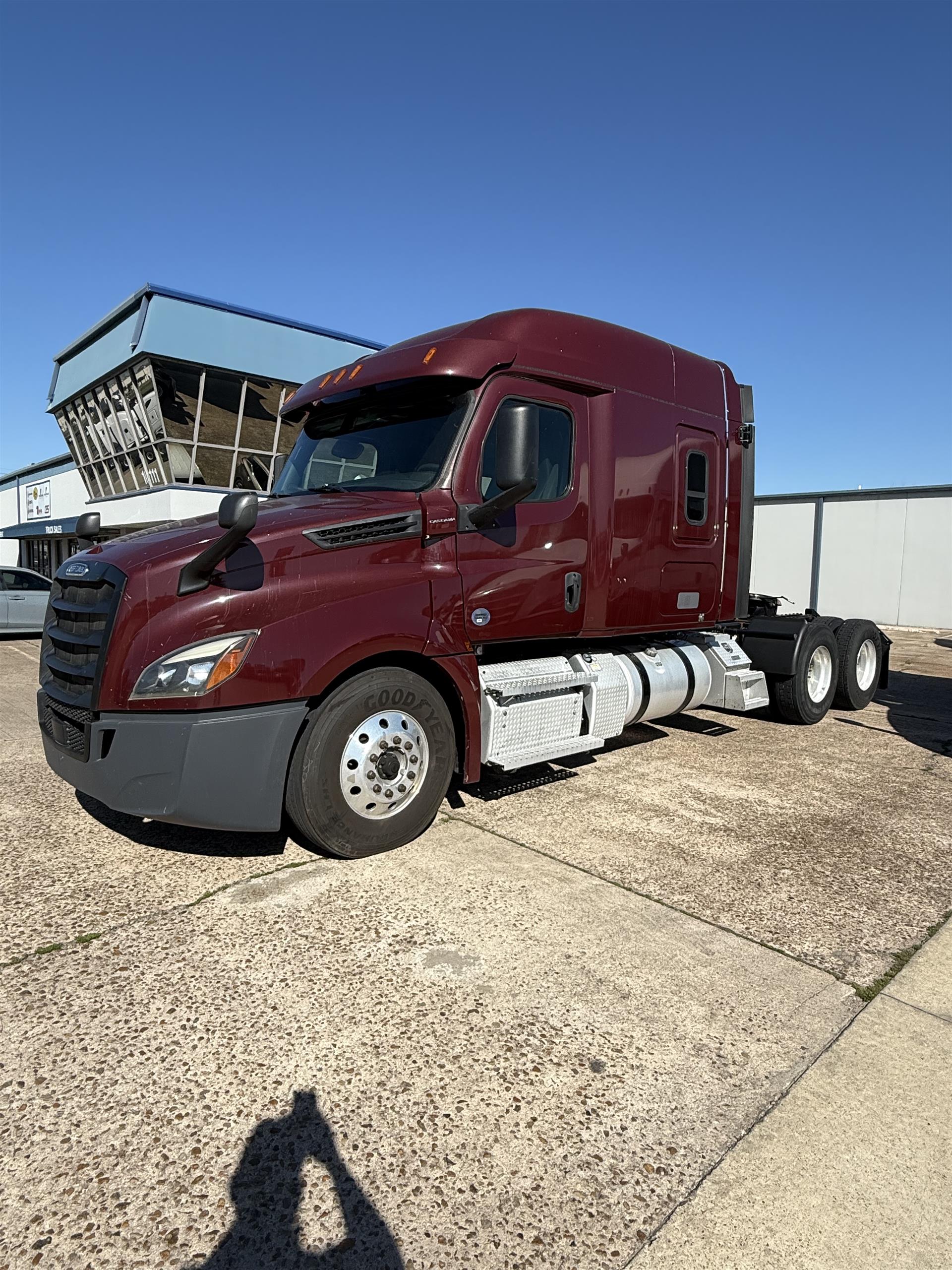 2020 Freightliner Cascadia 126