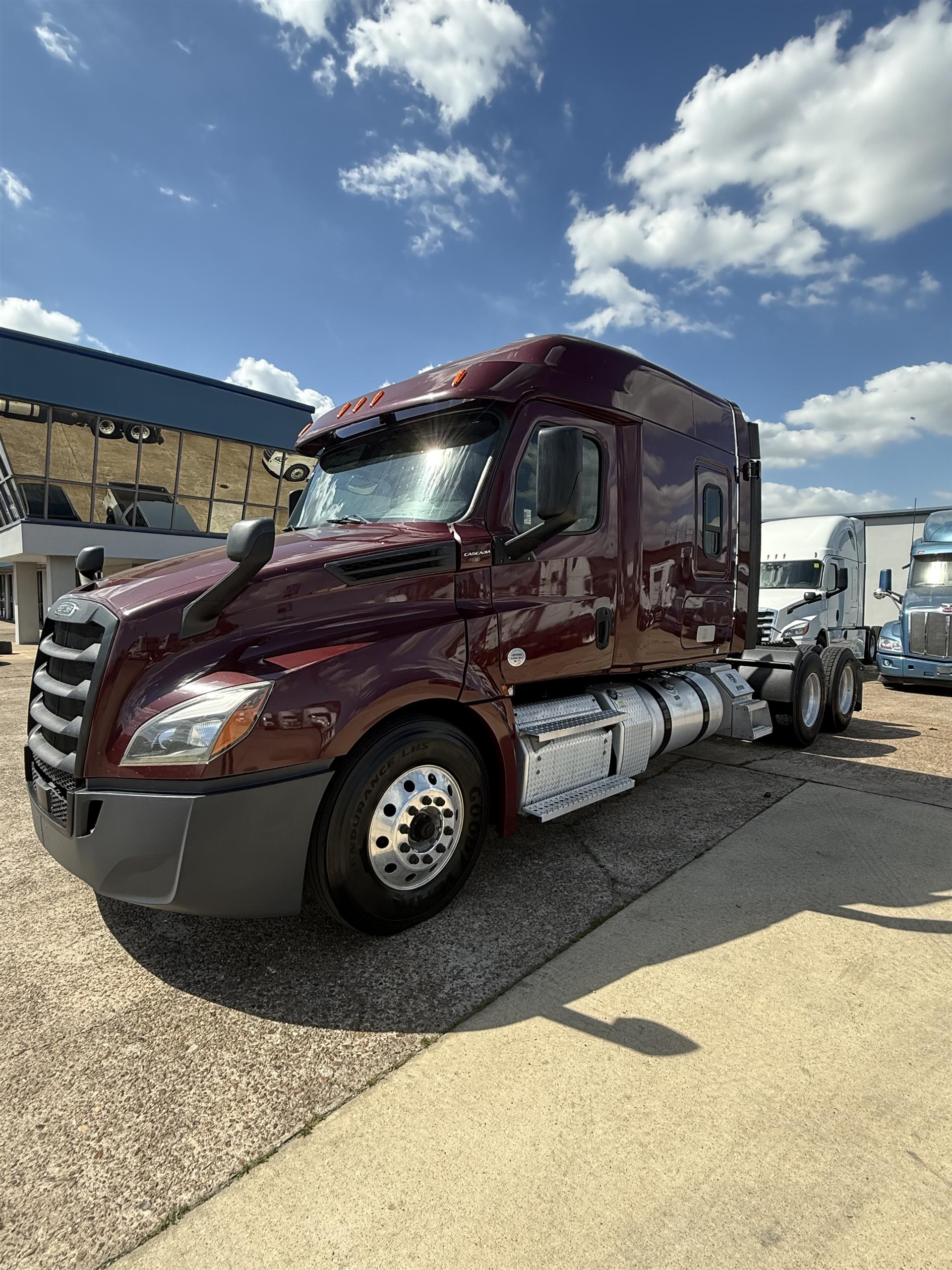 2020 Freightliner Cascadia 126
