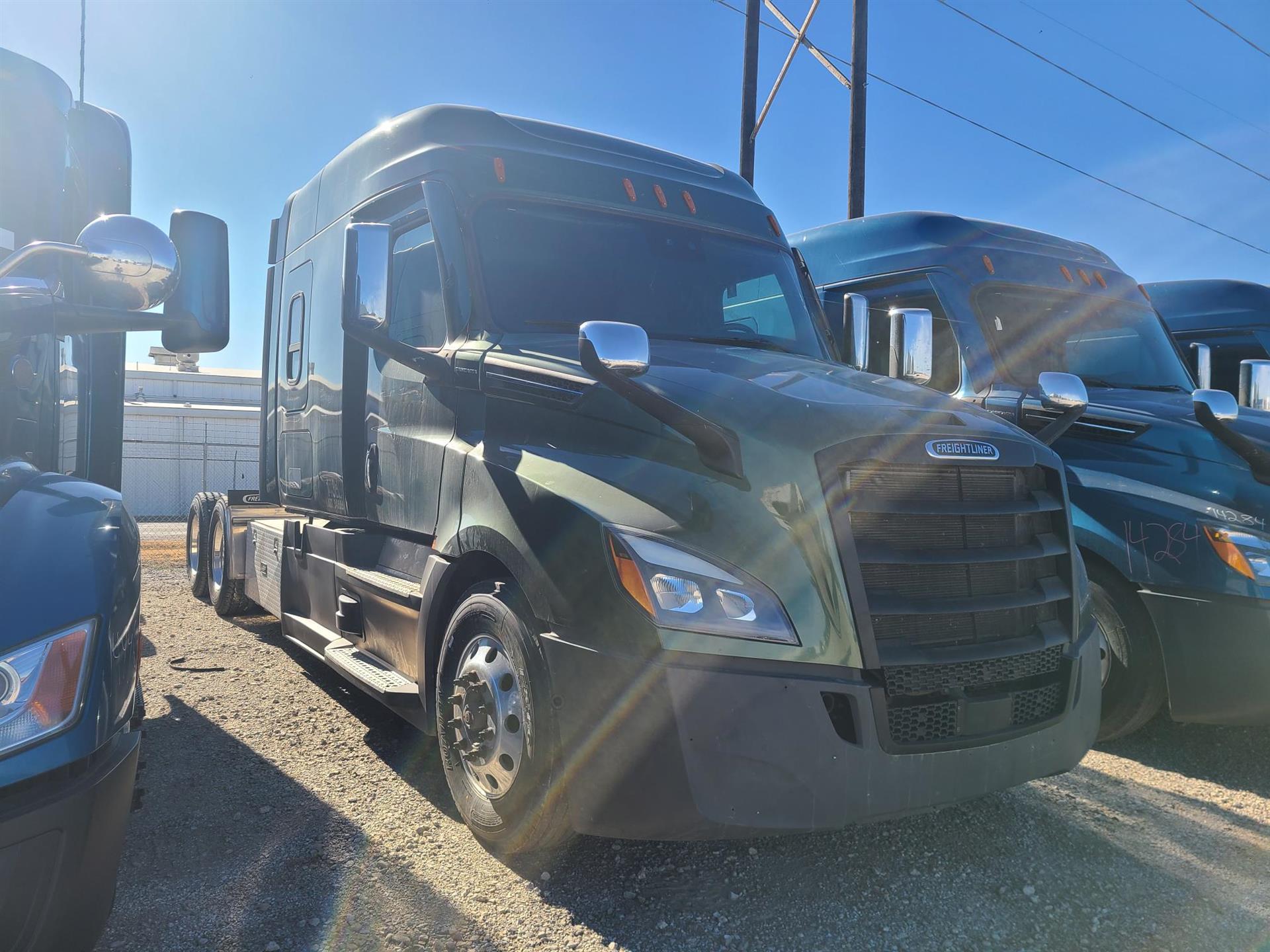 2021 Freightliner Cascadia 126