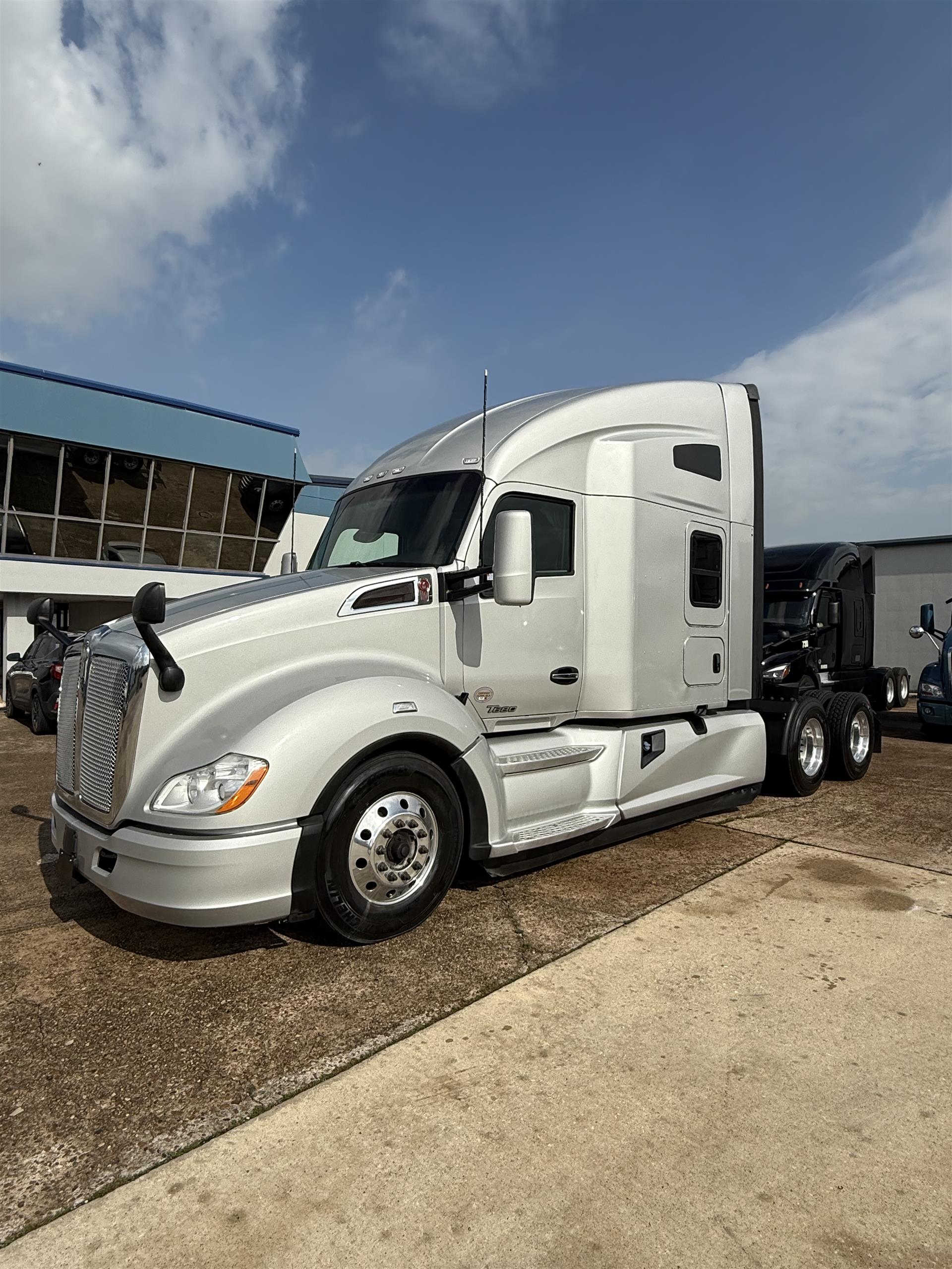2022 Kenworth T680