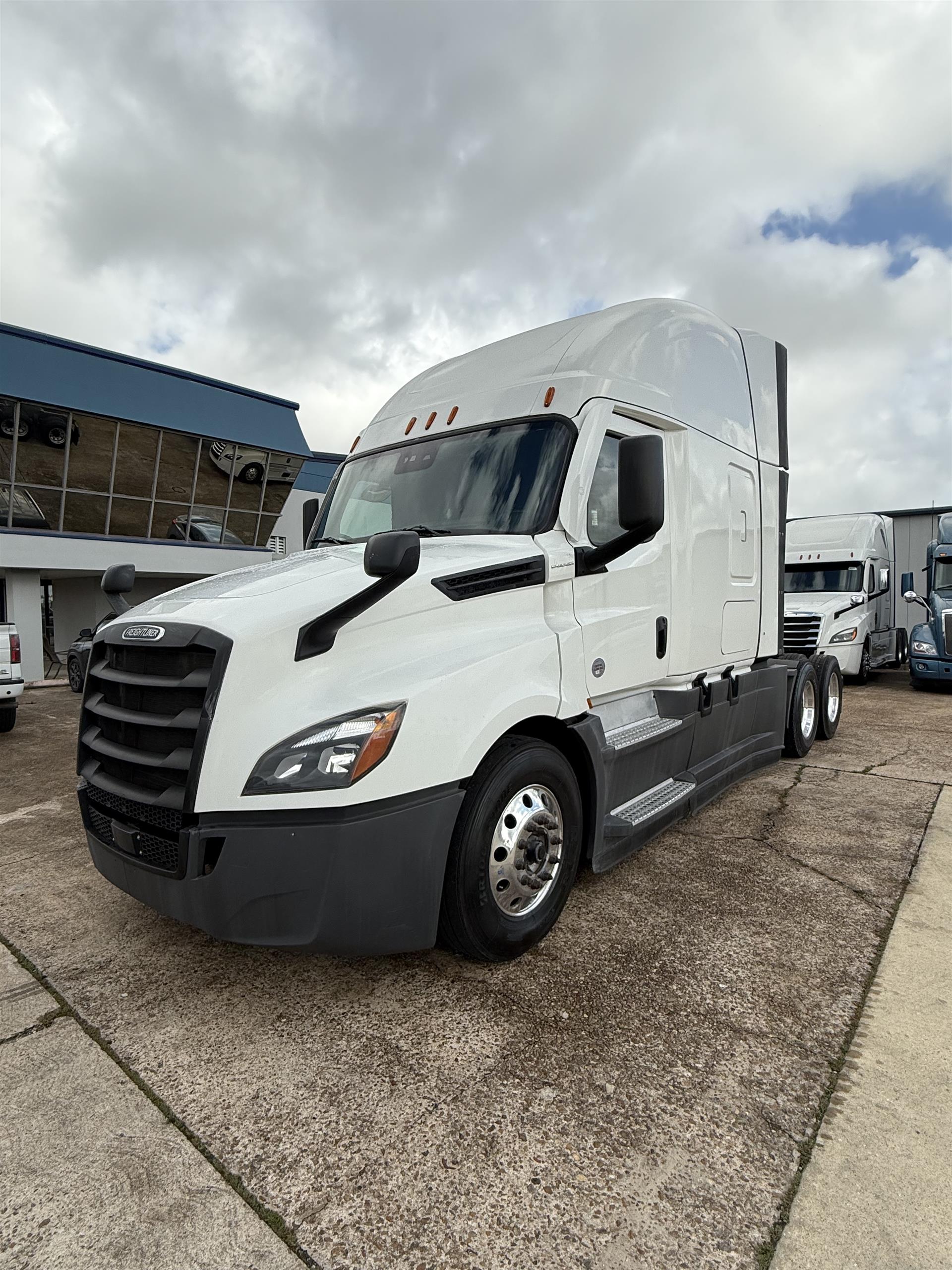 2021 Freightliner Cascadia 126