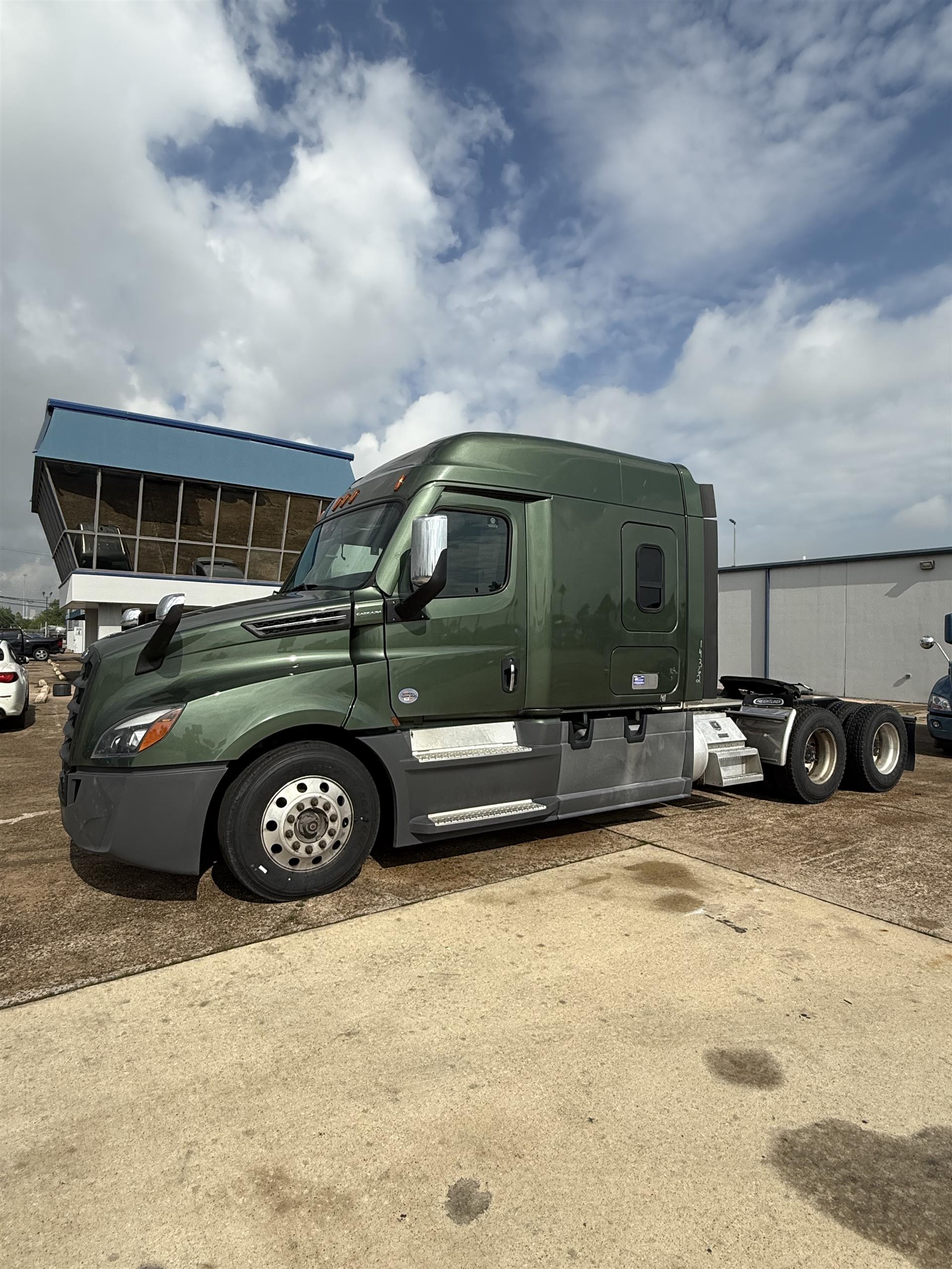 2021 Freightliner Cascadia 126