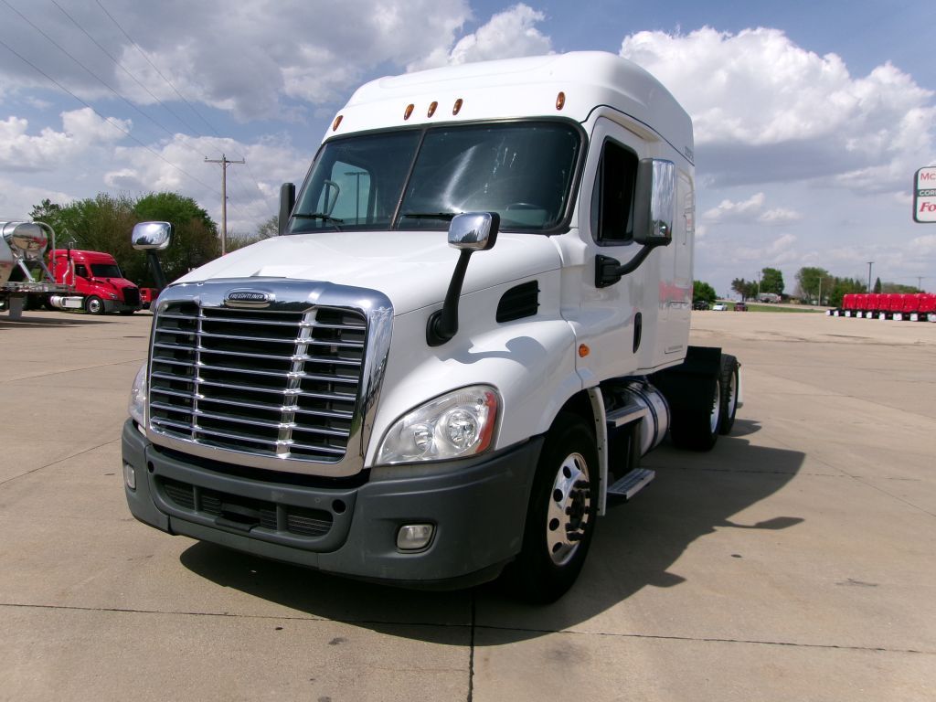 2020 Freightliner CASCADIA 113