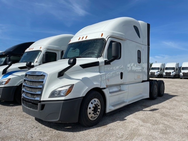 2020 Freightliner Cascadia 126