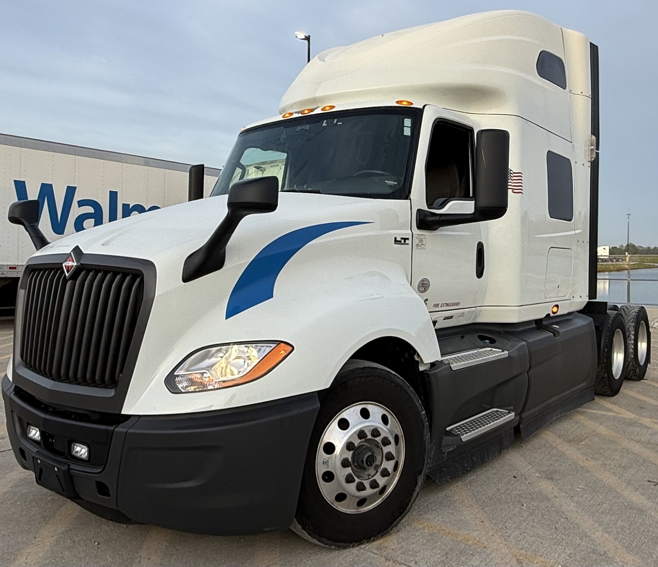 2022 International LT625