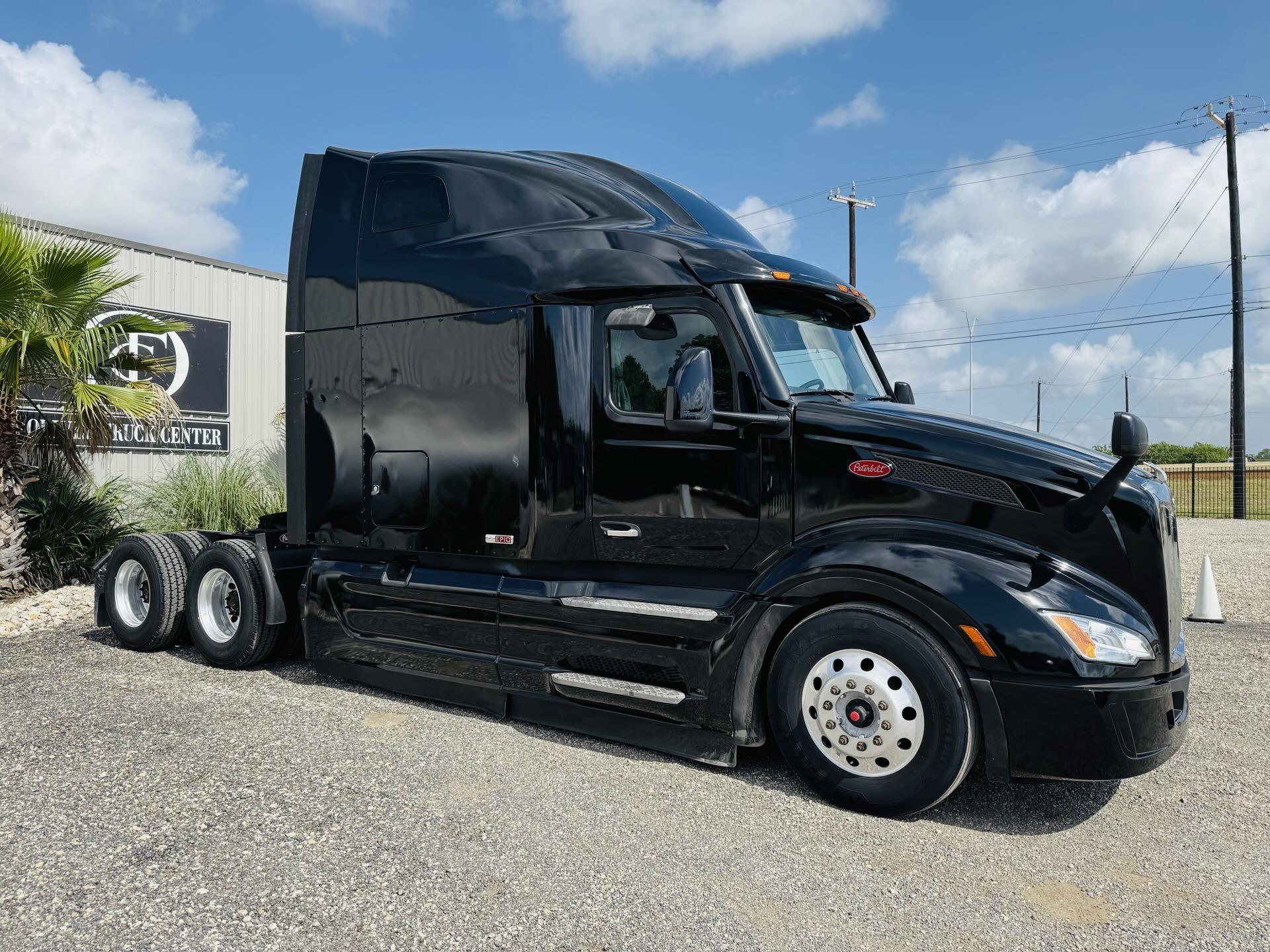 2023 Peterbilt 579