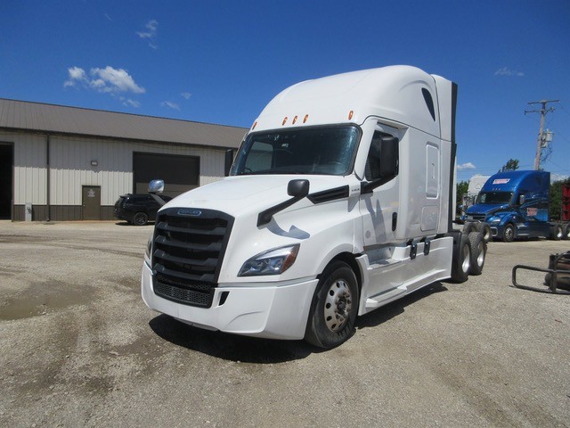 2022 Freightliner Cascadia 126