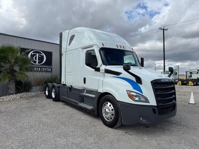 2022 Freightliner Cascadia 126