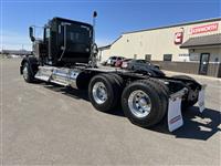 2025 Kenworth W900L