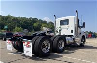 2025 Kenworth T880