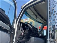 2025 Kenworth T880