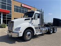 2025 Kenworth T880