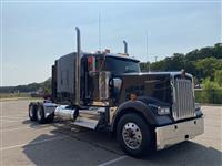 2025 Kenworth W900L