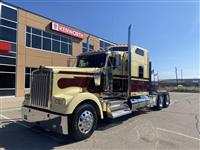 2023 Kenworth W900L