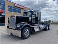 2025 Kenworth W900