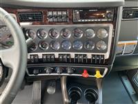 2025 Kenworth W900