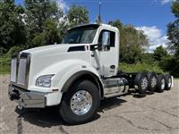 2025 Kenworth T880