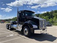 2025 Kenworth T880