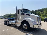 2025 Kenworth T880