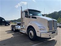 2025 Kenworth T880