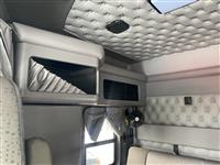 2025 Kenworth W900L