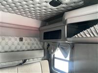 2025 Kenworth W900L