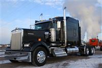 2023 Kenworth W900