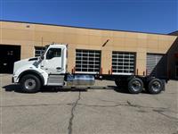 2025 Kenworth T880