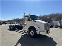 2025 Kenworth T880