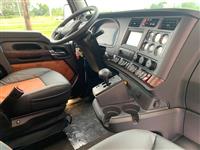 2025 Kenworth T880