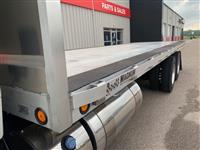 2025 Kenworth T880