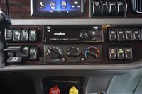 2022 Peterbilt 389