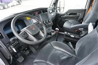 2024 Kenworth W990
