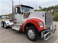 2024 Kenworth W990